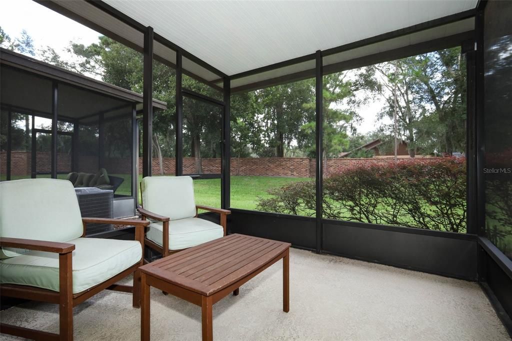En Venta: $308,700 (3 camas, 2 baños, 1369 Pies cuadrados)