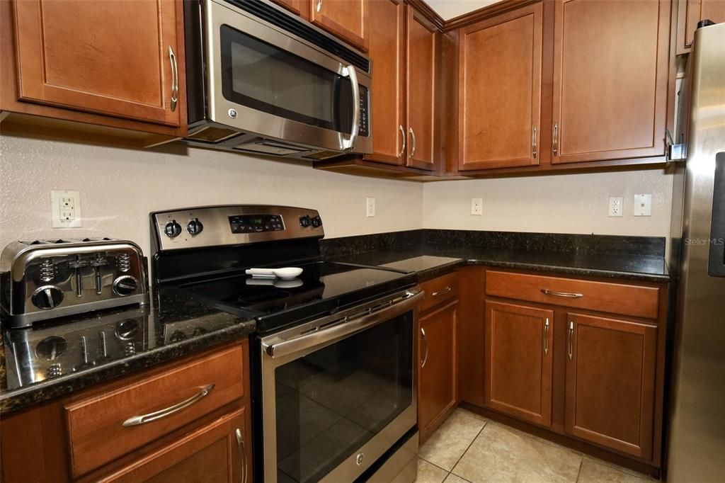 En Venta: $308,700 (3 camas, 2 baños, 1369 Pies cuadrados)