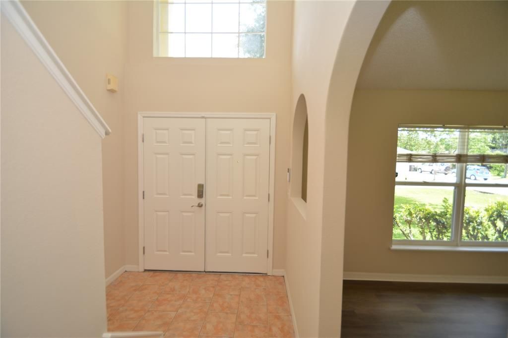 For Rent: $2,350 (4 beds, 2 baths, 2034 Square Feet)