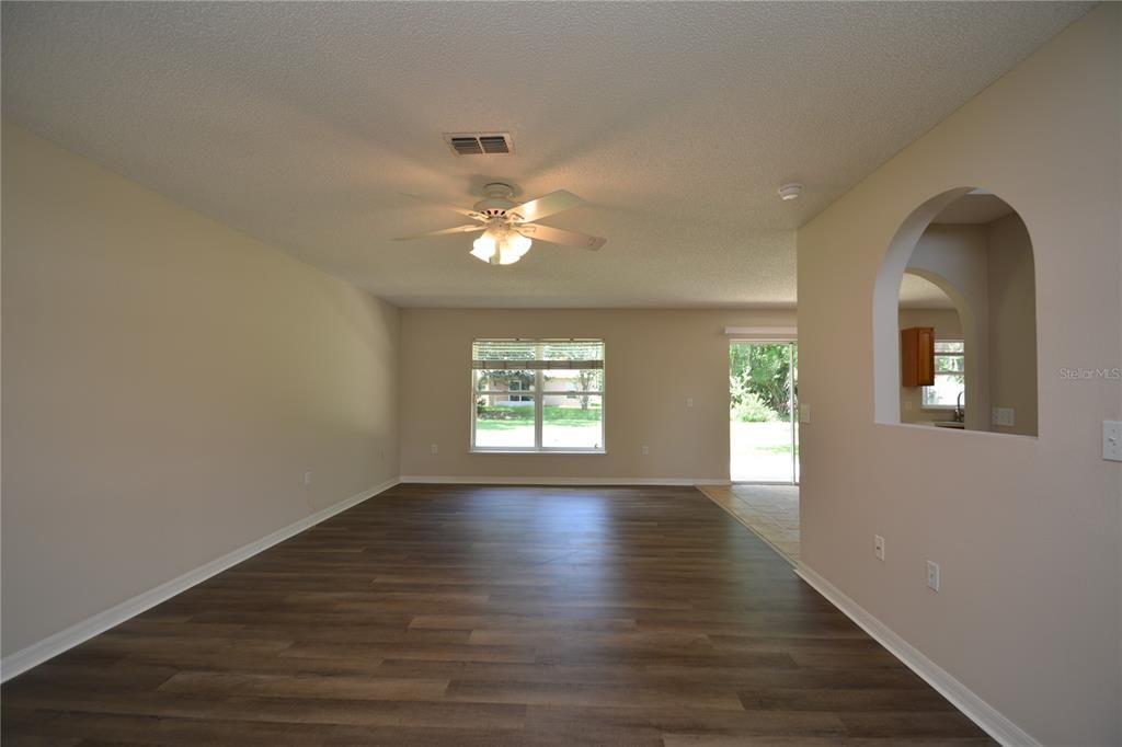 For Rent: $2,350 (4 beds, 2 baths, 2034 Square Feet)