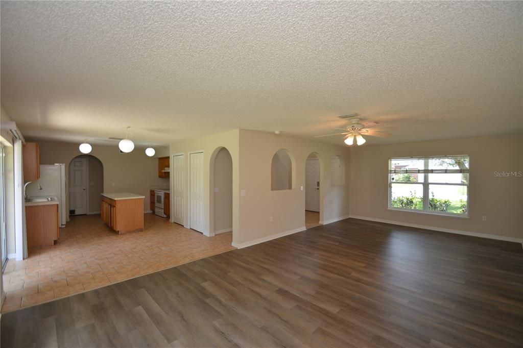 For Rent: $2,350 (4 beds, 2 baths, 2034 Square Feet)