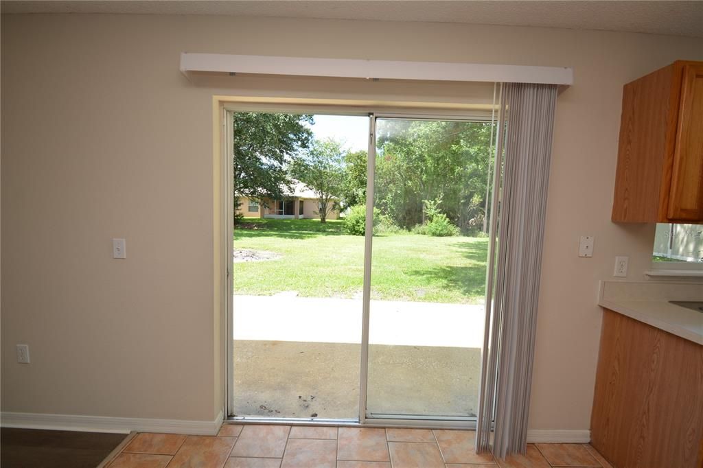 For Rent: $2,350 (4 beds, 2 baths, 2034 Square Feet)