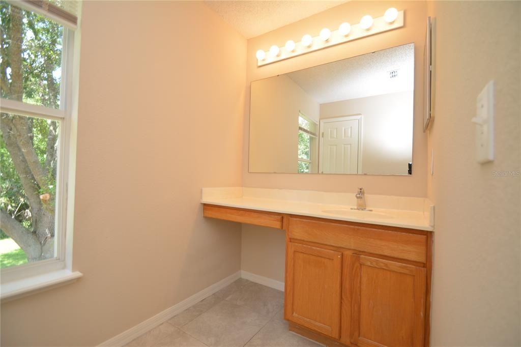 For Rent: $2,350 (4 beds, 2 baths, 2034 Square Feet)