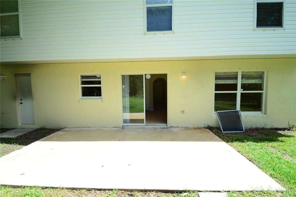 For Rent: $2,350 (4 beds, 2 baths, 2034 Square Feet)