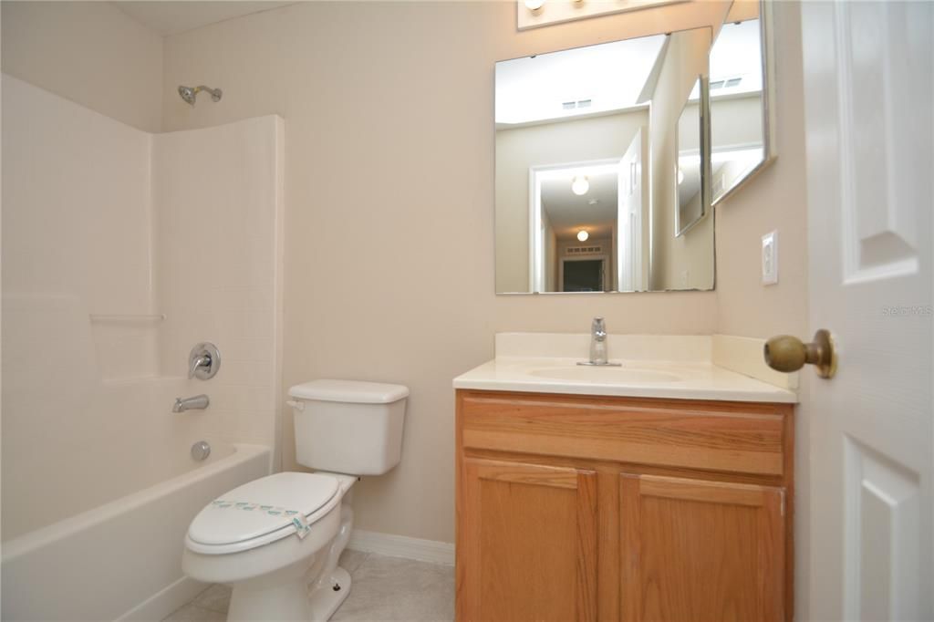 For Rent: $2,350 (4 beds, 2 baths, 2034 Square Feet)