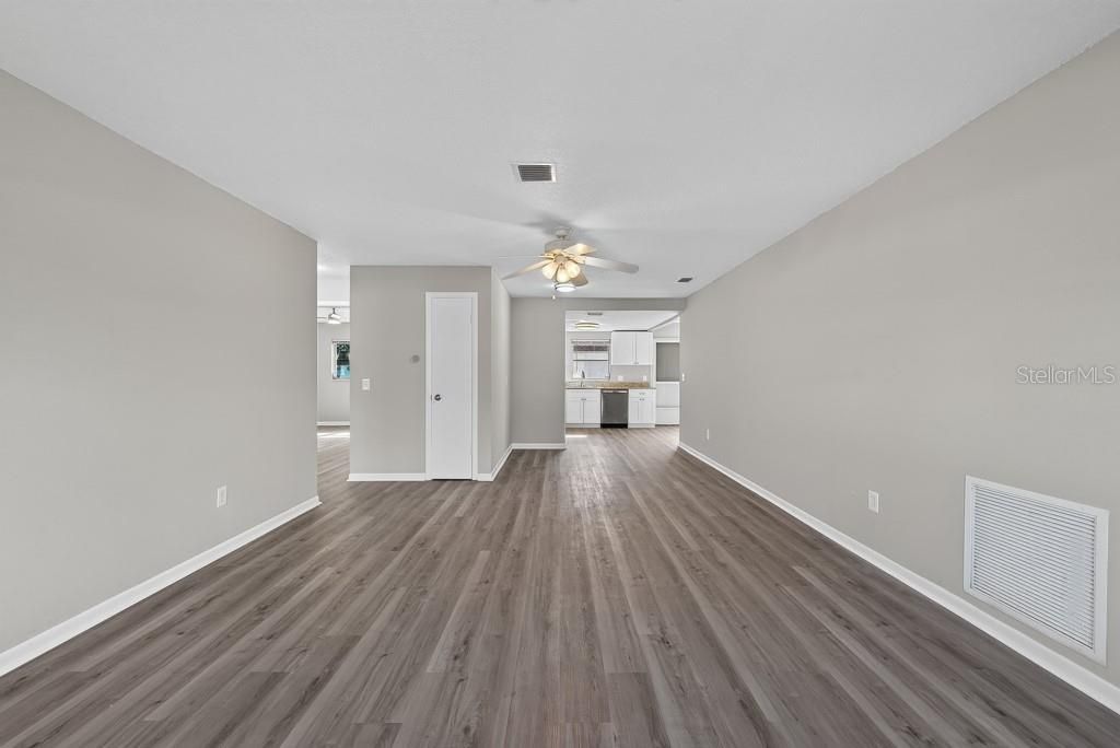 For Sale: $145,000 (2 beds, 2 baths, 1109 Square Feet)