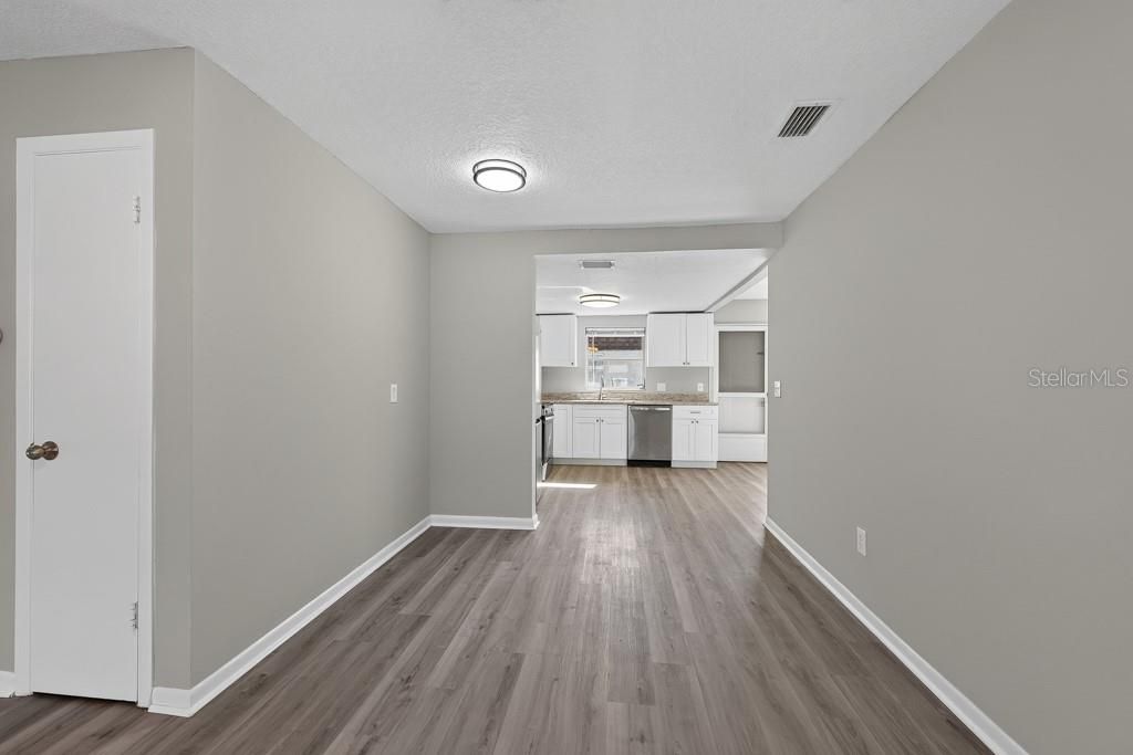 For Sale: $145,000 (2 beds, 2 baths, 1109 Square Feet)