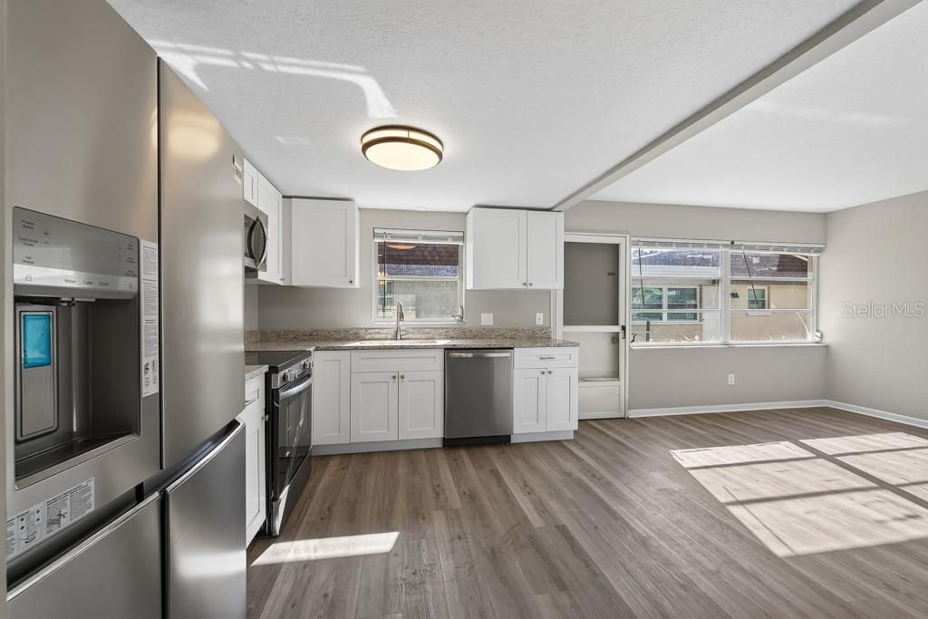 For Sale: $145,000 (2 beds, 2 baths, 1109 Square Feet)
