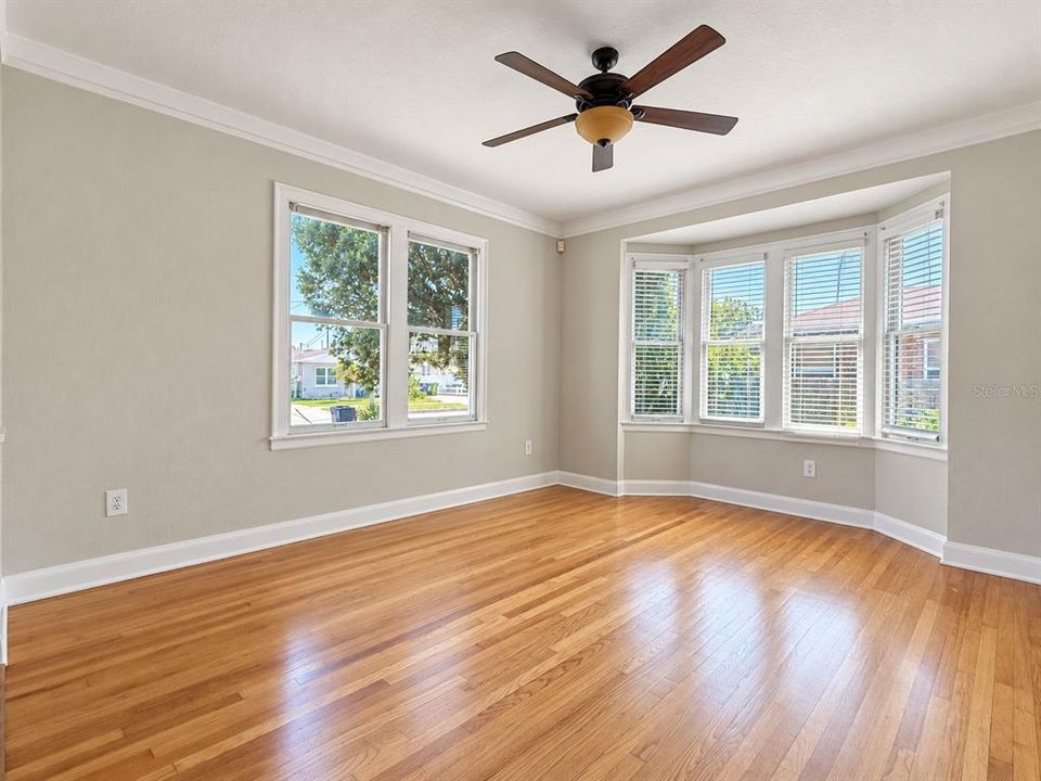 En Renta: $3,295 (4 camas, 2 baños, 1865 Pies cuadrados)