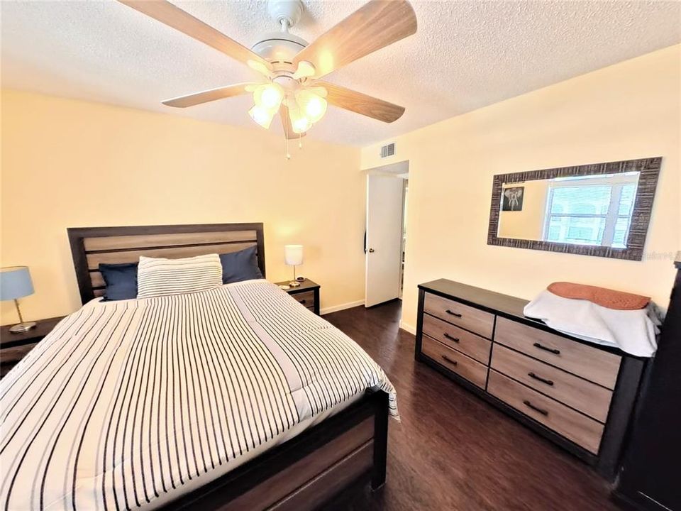En Venta: $153,000 (2 camas, 2 baños, 920 Pies cuadrados)
