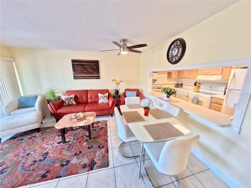 En Venta: $153,000 (2 camas, 2 baños, 920 Pies cuadrados)