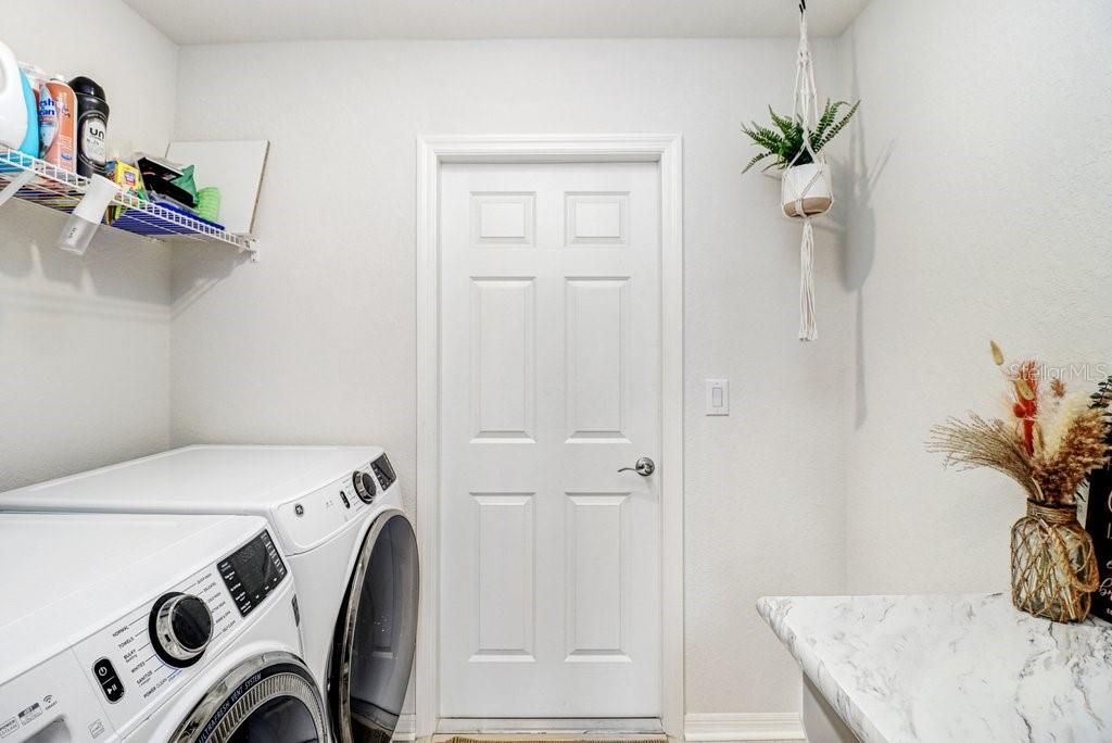 For Sale: $400,000 (3 beds, 2 baths, 1553 Square Feet)