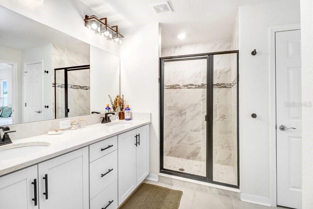 For Sale: $400,000 (3 beds, 2 baths, 1553 Square Feet)