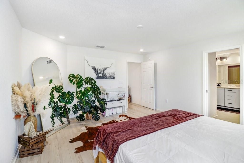 For Sale: $400,000 (3 beds, 2 baths, 1553 Square Feet)