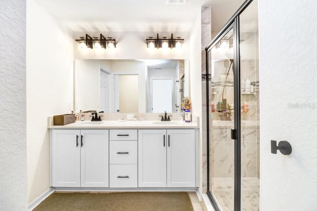 For Sale: $400,000 (3 beds, 2 baths, 1553 Square Feet)