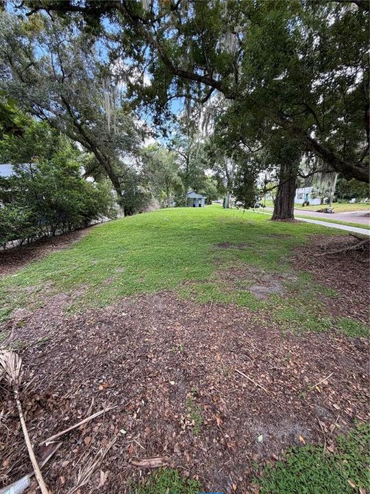 На продажу: $399,999 (0.17 acres)