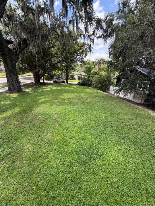 На продажу: $399,999 (0.17 acres)