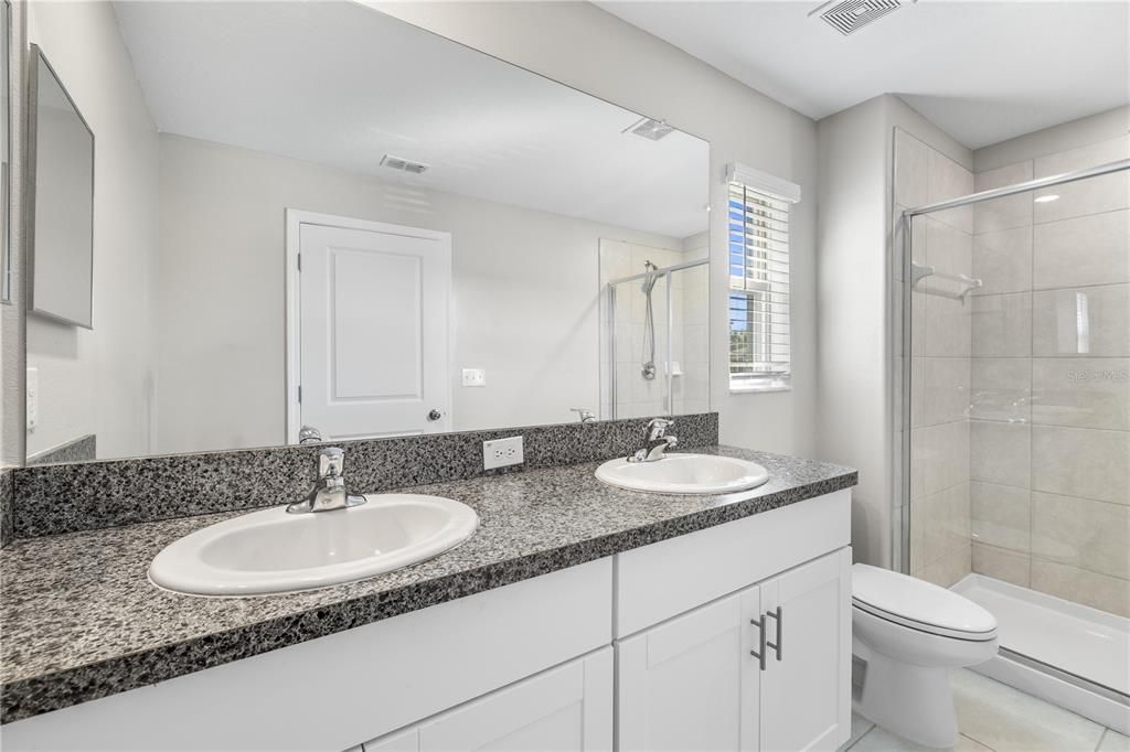 For Sale: $305,000 (2 beds, 2 baths, 1541 Square Feet)