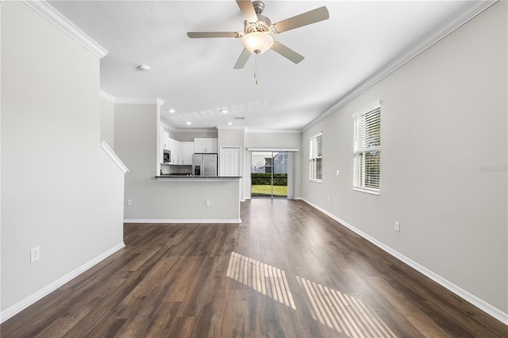 For Sale: $305,000 (2 beds, 2 baths, 1541 Square Feet)