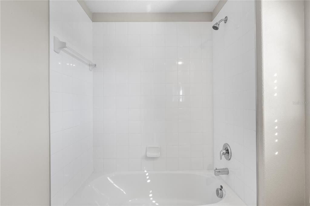 For Sale: $305,000 (2 beds, 2 baths, 1541 Square Feet)