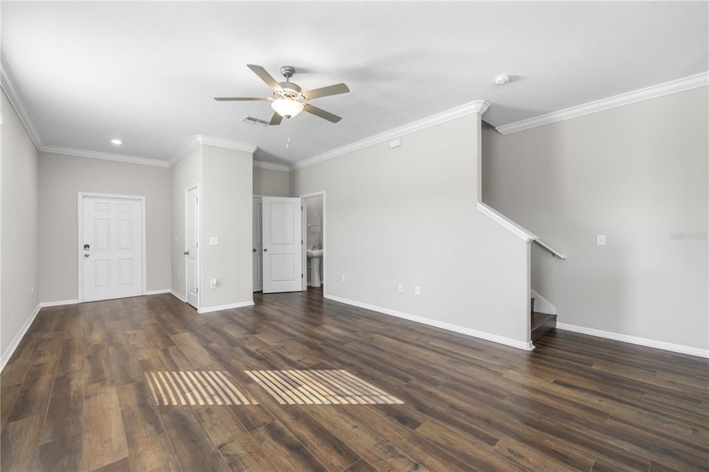 For Sale: $305,000 (2 beds, 2 baths, 1541 Square Feet)