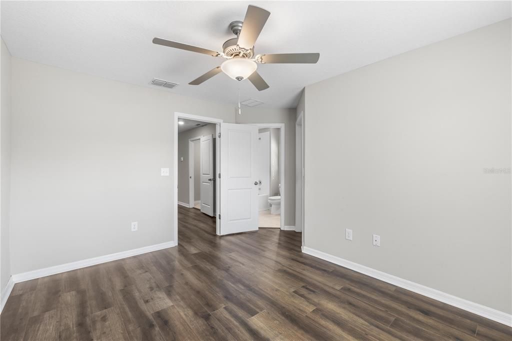 For Sale: $305,000 (2 beds, 2 baths, 1541 Square Feet)