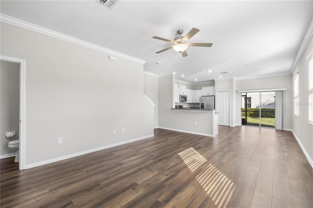 For Sale: $305,000 (2 beds, 2 baths, 1541 Square Feet)