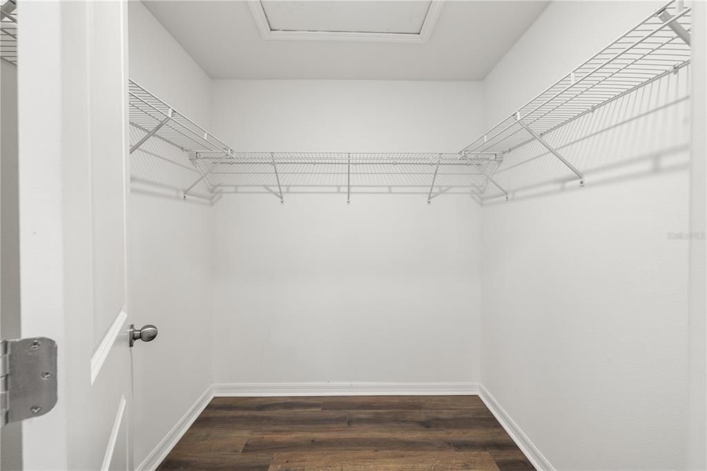 For Sale: $305,000 (2 beds, 2 baths, 1541 Square Feet)