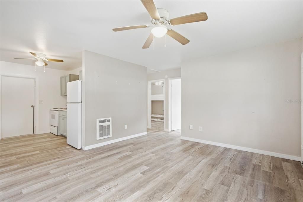 Active With Contract: $325,000 (3 beds, 0 baths, 1296 Square Feet)