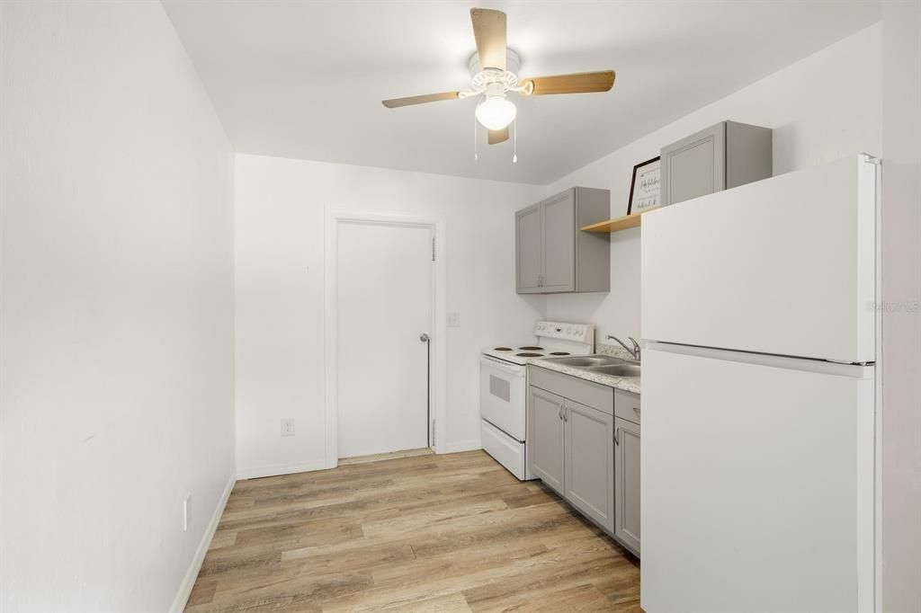 Active With Contract: $325,000 (3 beds, 0 baths, 1296 Square Feet)