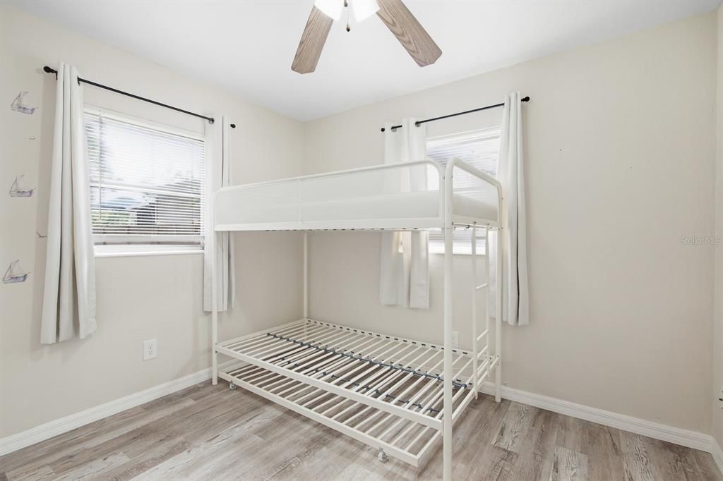 Active With Contract: $325,000 (3 beds, 0 baths, 1296 Square Feet)
