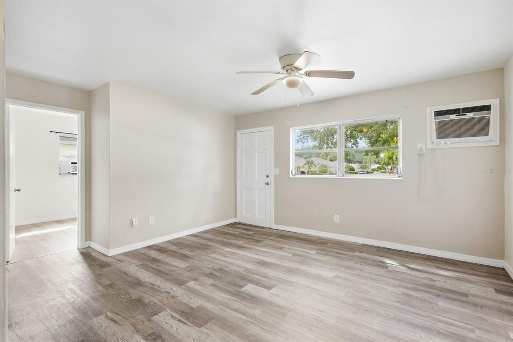 Active With Contract: $325,000 (3 beds, 0 baths, 1296 Square Feet)
