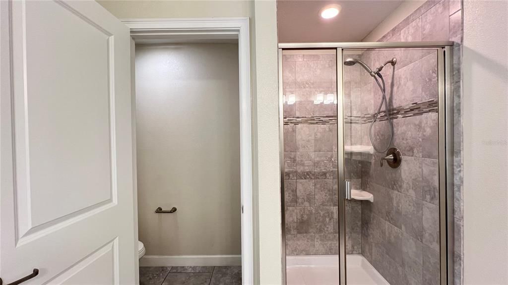 出租: $3,250 (5 贝兹, 3 浴室, 2455 平方英尺)