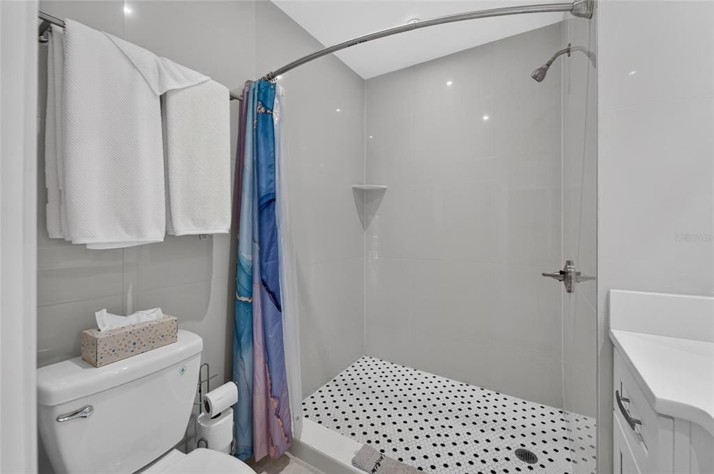 : $1,599,000 (7 camas, 0 baños, 2832 Pies cuadrados)