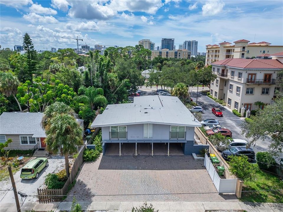 : $1,599,000 (7 camas, 0 baños, 2832 Pies cuadrados)