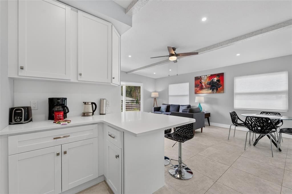 : $1,599,000 (7 camas, 0 baños, 2832 Pies cuadrados)