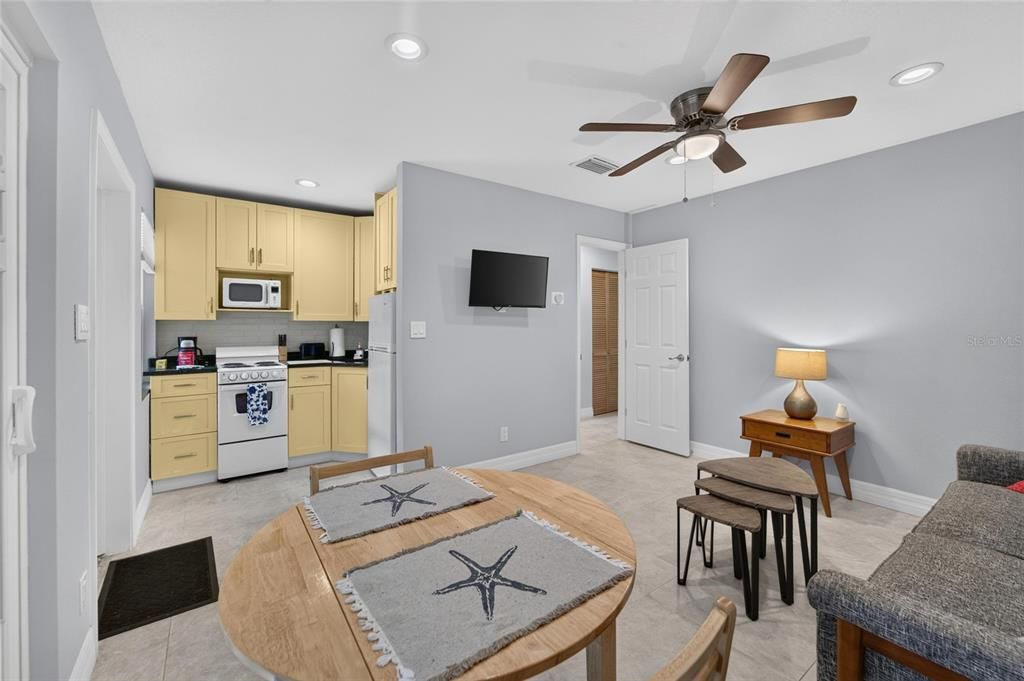 : $1,599,000 (7 camas, 0 baños, 2832 Pies cuadrados)