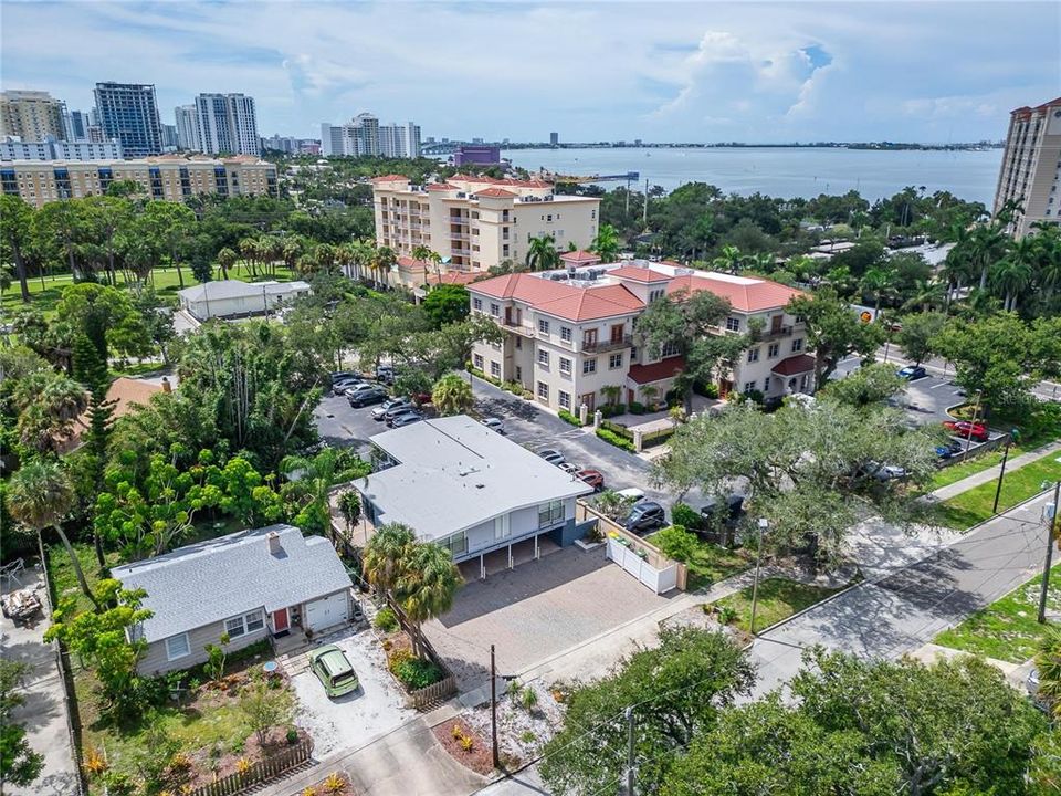 : $1,599,000 (7 camas, 0 baños, 2832 Pies cuadrados)