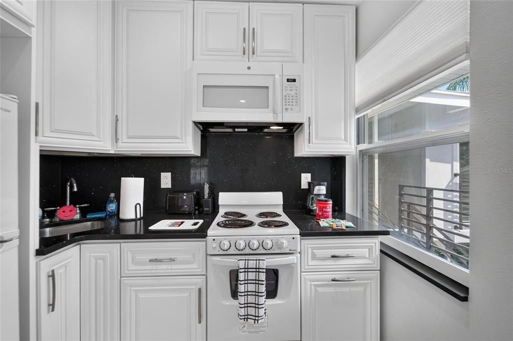 : $1,599,000 (7 camas, 0 baños, 2832 Pies cuadrados)