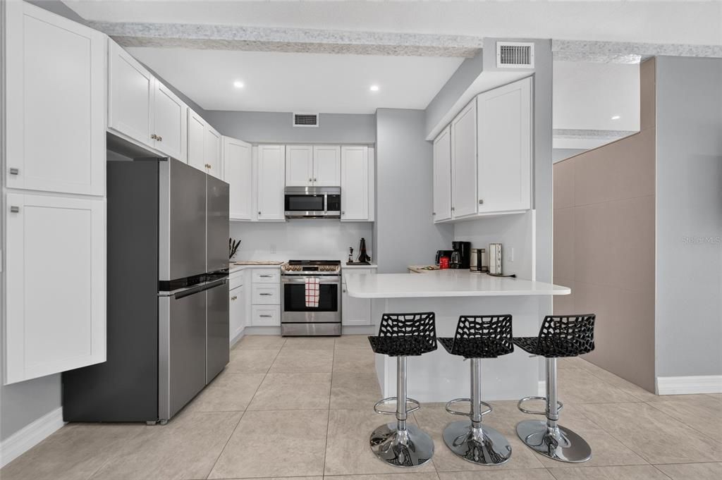 : $1,599,000 (7 camas, 0 baños, 2832 Pies cuadrados)