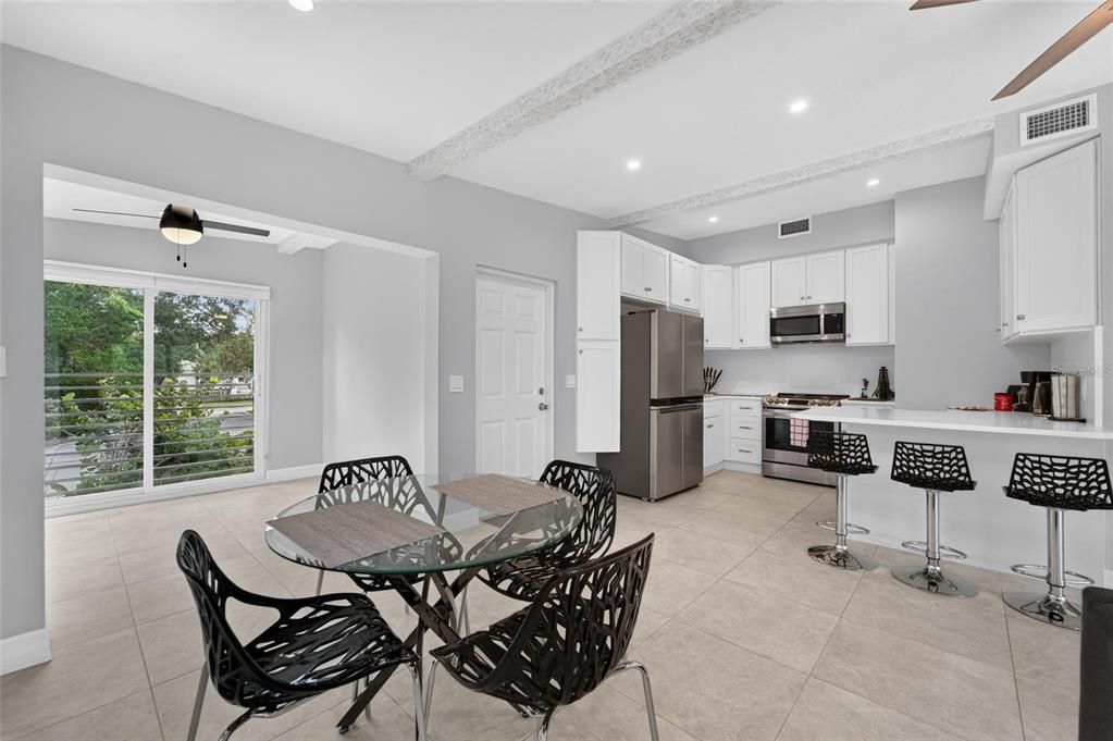 : $1,599,000 (7 camas, 0 baños, 2832 Pies cuadrados)