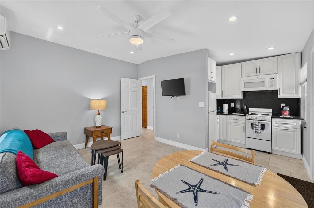 : $1,599,000 (7 camas, 0 baños, 2832 Pies cuadrados)