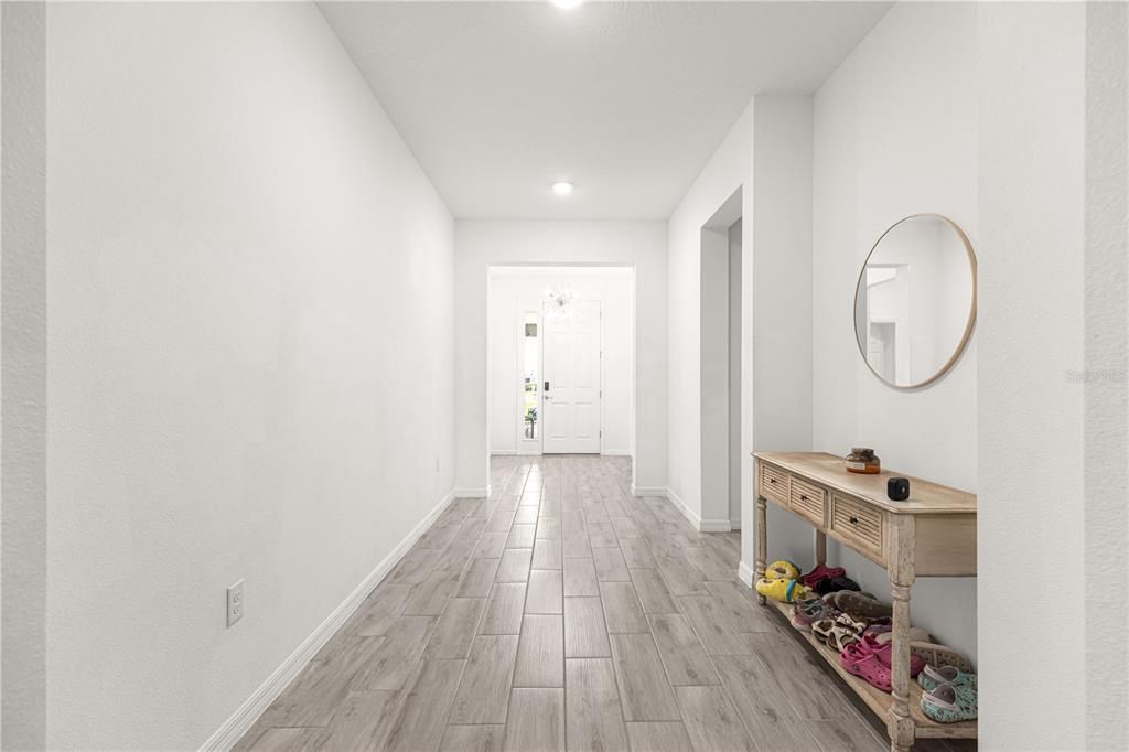 En Venta: $449,000 (4 camas, 3 baños, 3034 Pies cuadrados)