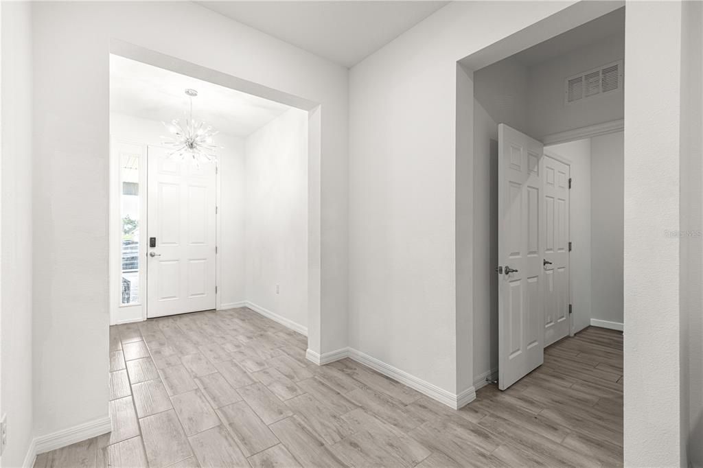 En Venta: $449,000 (4 camas, 3 baños, 3034 Pies cuadrados)