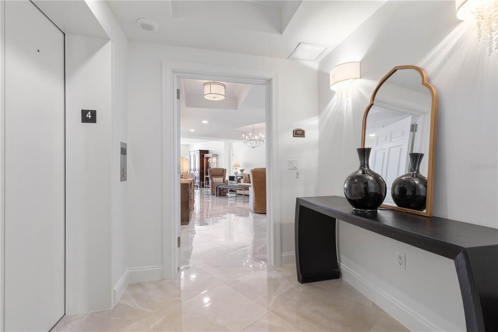 En Venta: $1,279,000 (2 camas, 2 baños, 2340 Pies cuadrados)