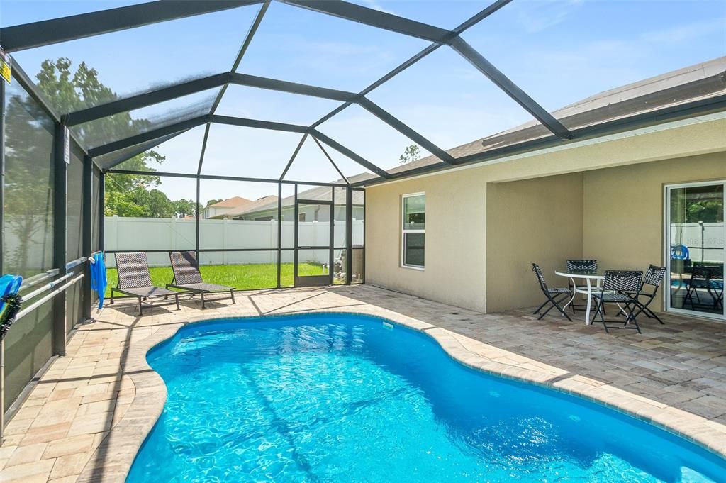 For Sale: $450,000 (3 beds, 2 baths, 1818 Square Feet)