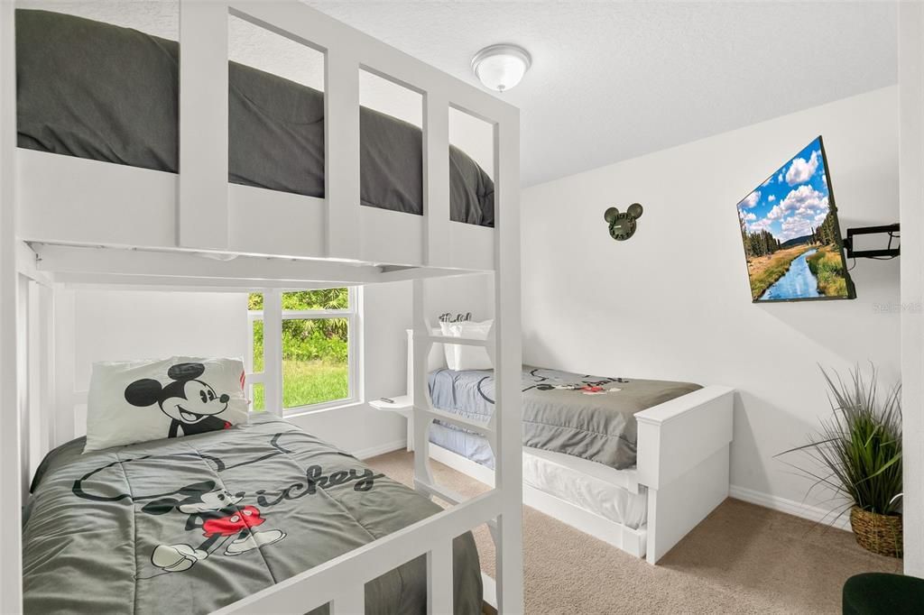 For Sale: $450,000 (3 beds, 2 baths, 1818 Square Feet)