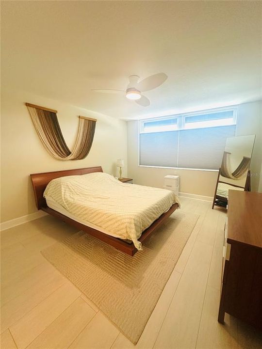 : $299,000 (1 спален, 1 ванн, 900 Квадратных фут)