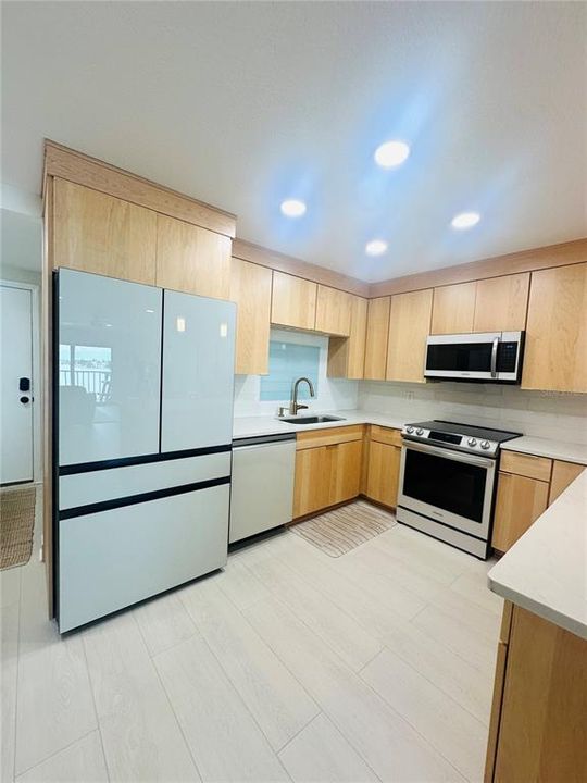 : $299,000 (1 спален, 1 ванн, 900 Квадратных фут)