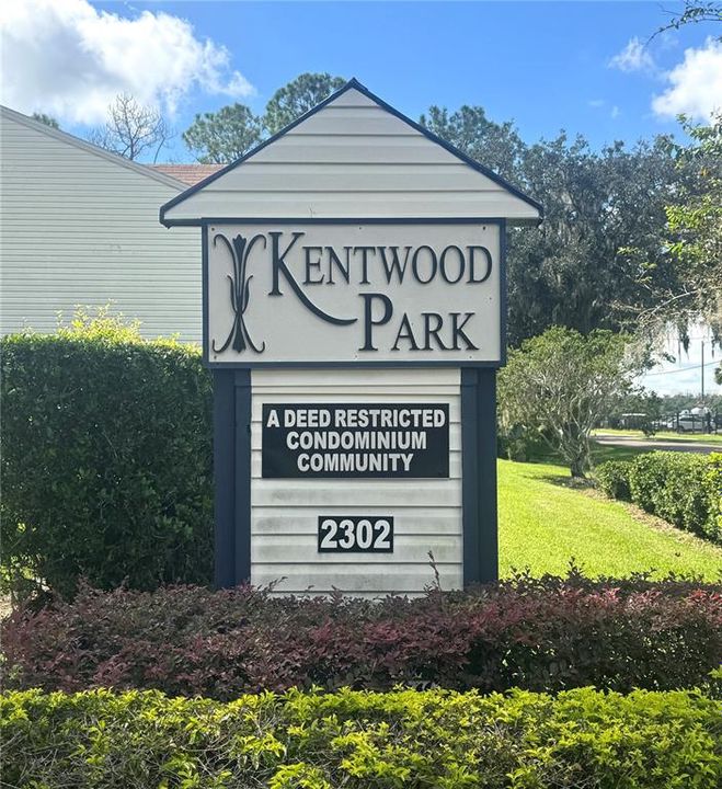 For Sale: $149,900 (2 beds, 1 baths, 896 Square Feet)